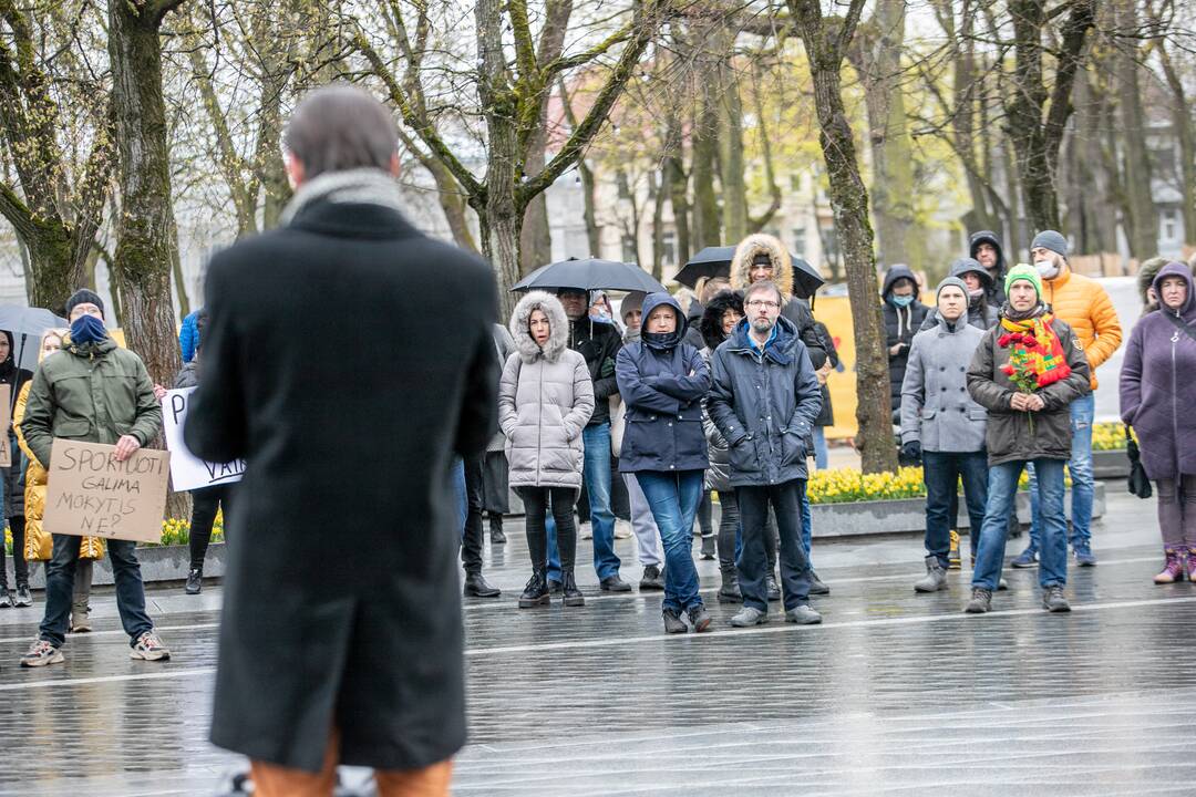 Tėvų protestas prieš vaikų testavimą