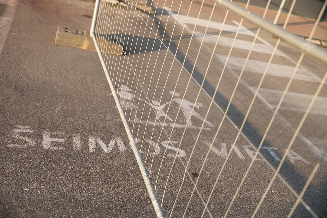 Prekybos centrai Kaune pradeda riboti automobilių srautus