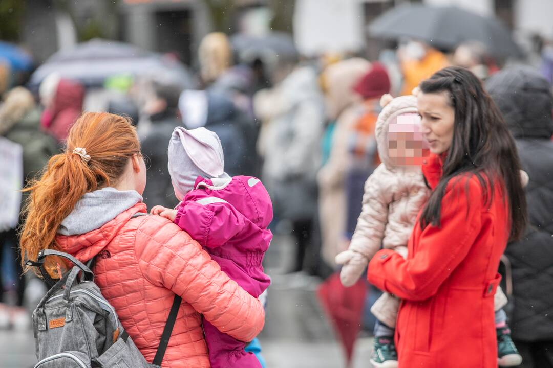 Tėvų protestas prieš vaikų testavimą