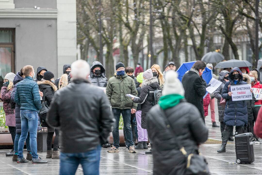 Tėvų protestas prieš vaikų testavimą