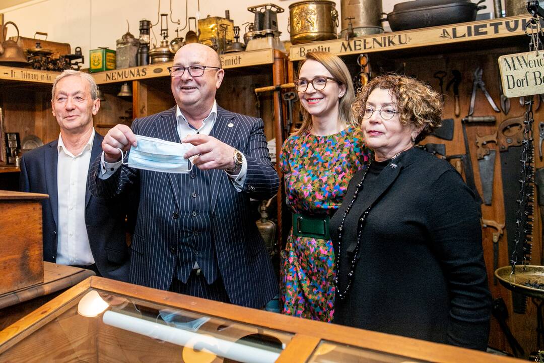 „Atominiame bunkeryje“ atkurtos tarpukario Kauno žydų parduotuvės