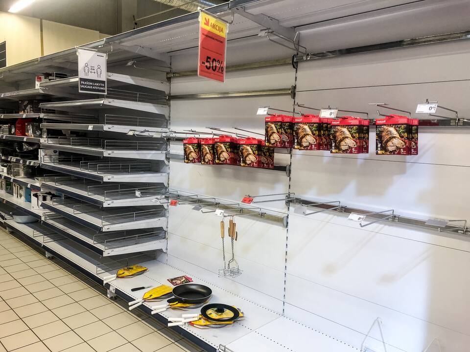 Pirkėjai apgulė Aleksote uždaromą „Maximą“