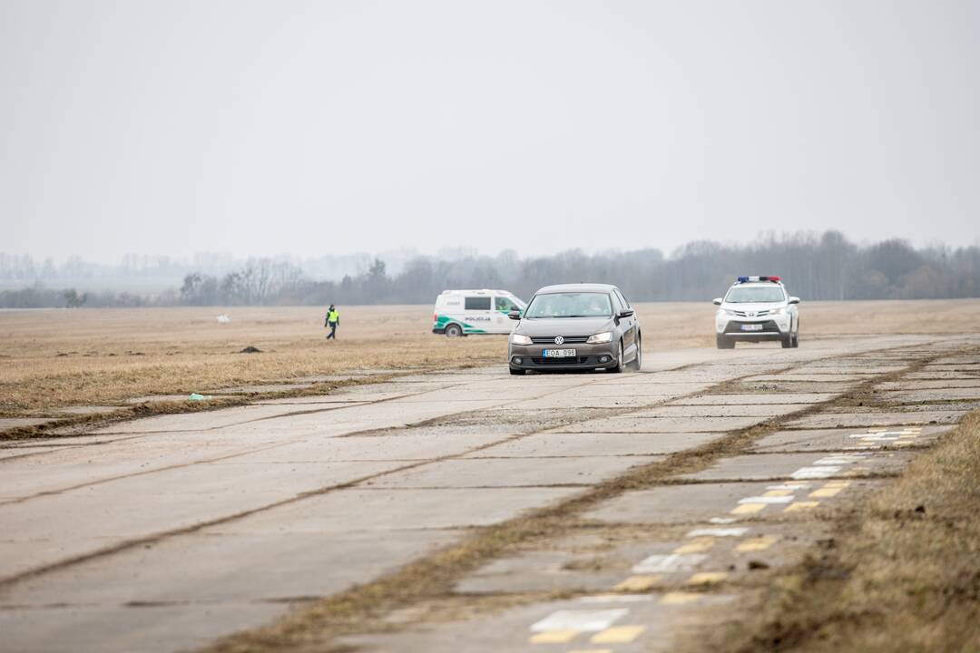 Lietuvos policijos mokyklos kursantų pratybos Aleksoto aerodrome