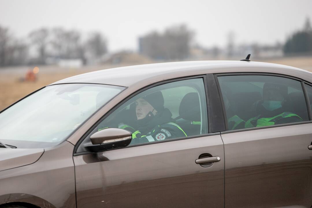 Lietuvos policijos mokyklos kursantų pratybos Aleksoto aerodrome