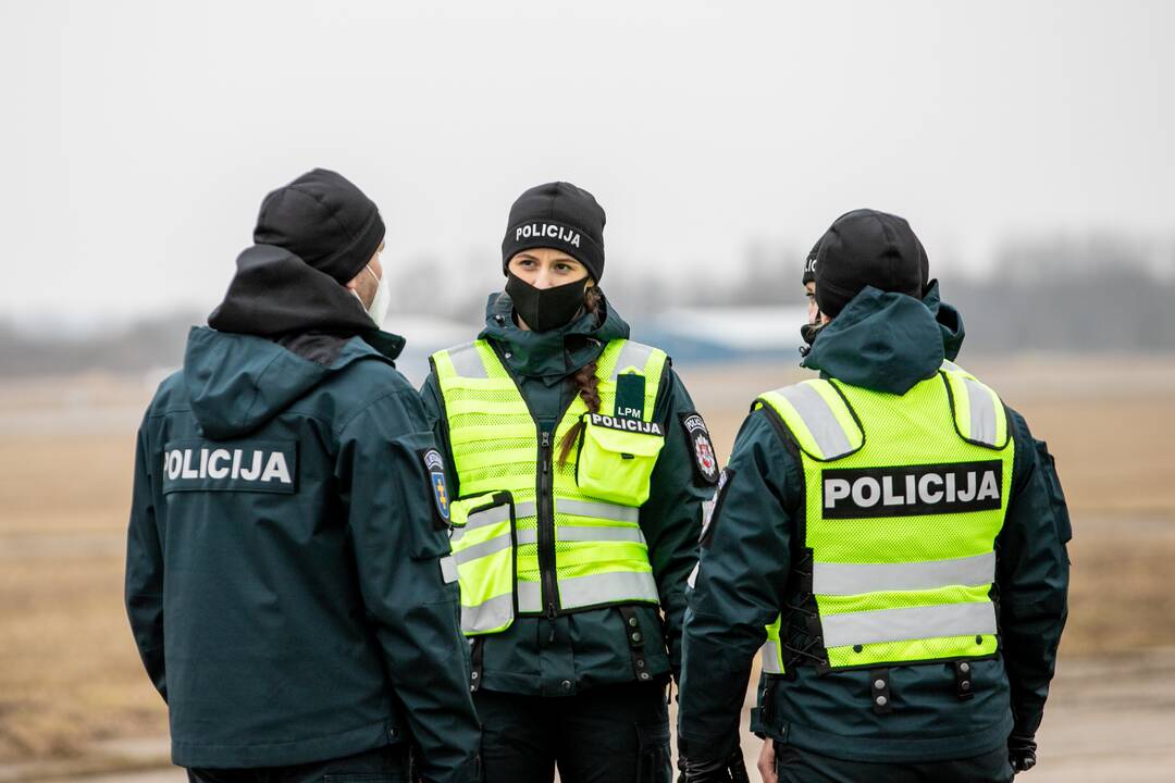 Lietuvos policijos mokyklos kursantų pratybos Aleksoto aerodrome