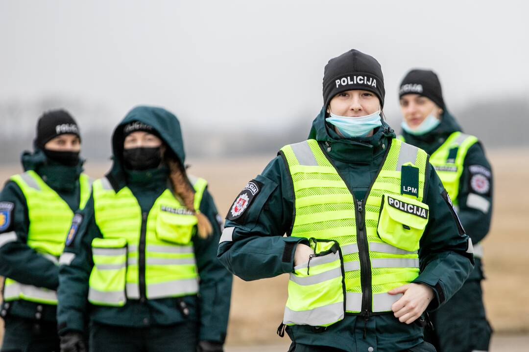 Lietuvos policijos mokyklos kursantų pratybos Aleksoto aerodrome