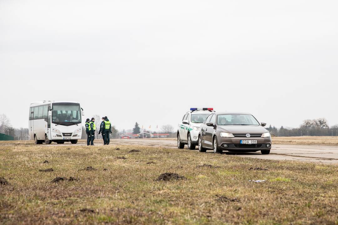 Lietuvos policijos mokyklos kursantų pratybos Aleksoto aerodrome