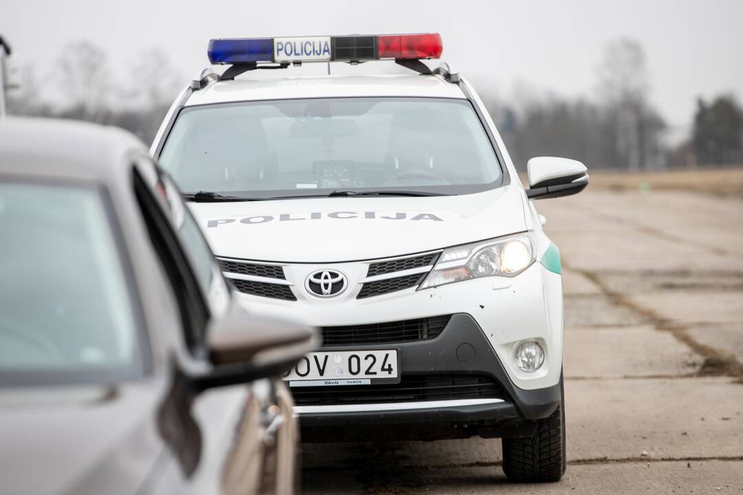 Lietuvos policijos mokyklos kursantų pratybos Aleksoto aerodrome