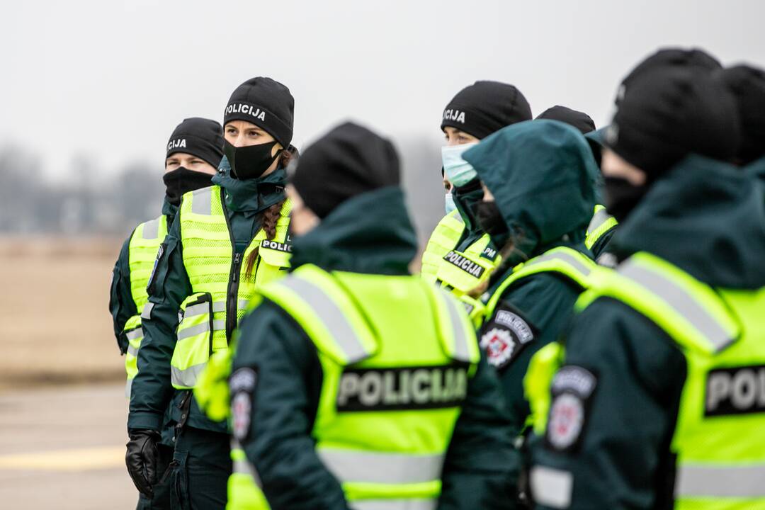 Lietuvos policijos mokyklos kursantų pratybos Aleksoto aerodrome