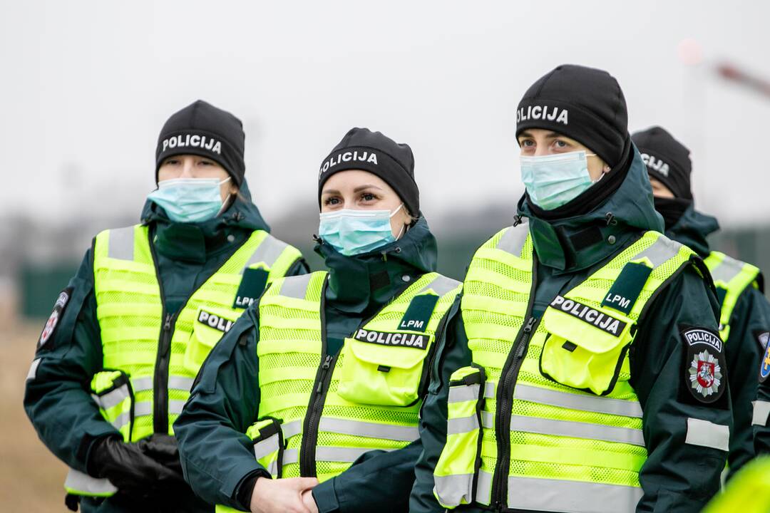 Lietuvos policijos mokyklos kursantų pratybos Aleksoto aerodrome