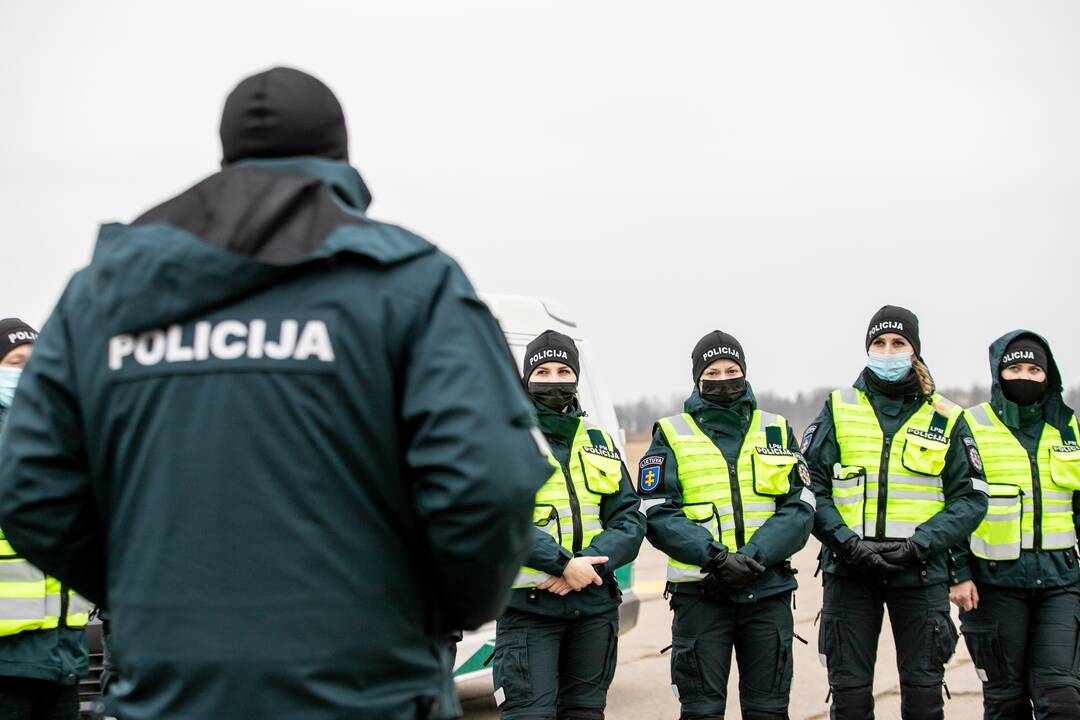 Lietuvos policijos mokyklos kursantų pratybos Aleksoto aerodrome
