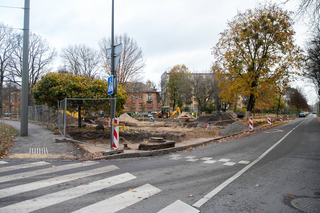 K. Petrausko gatvėje tvarkomas skveras