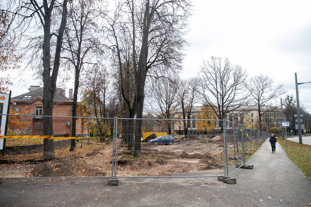 K. Petrausko gatvėje tvarkomas skveras