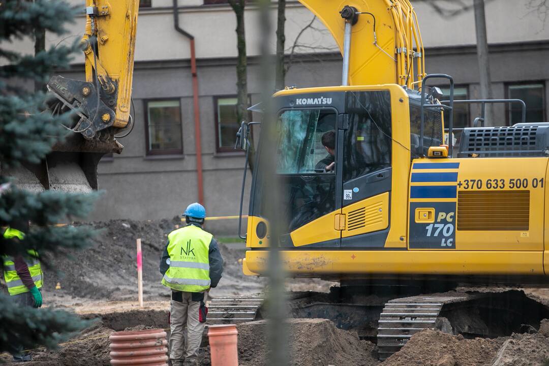 K. Petrausko gatvėje tvarkomas skveras
