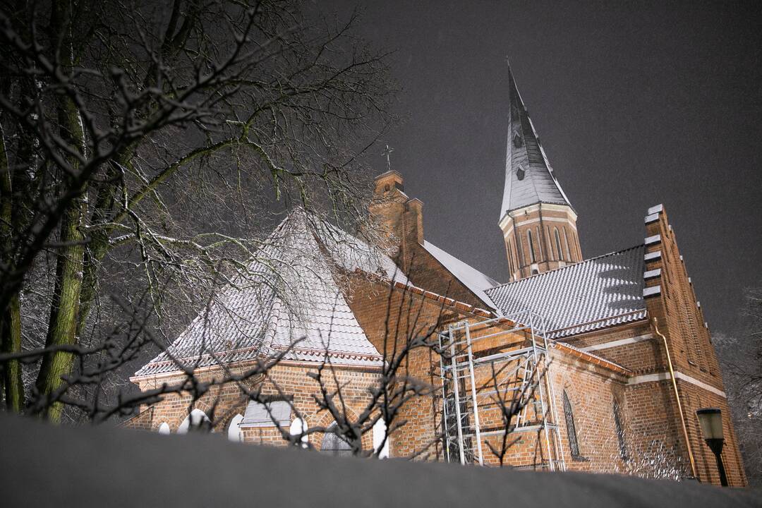 Kaune įsisiūbuoja stichinis snygis