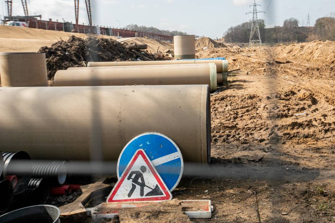 Atnaujinamos tilto per Nerį statybos