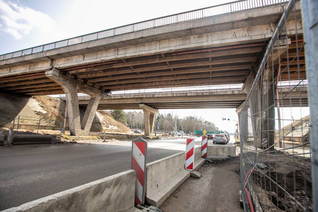 Atnaujinamos tilto per Nerį statybos