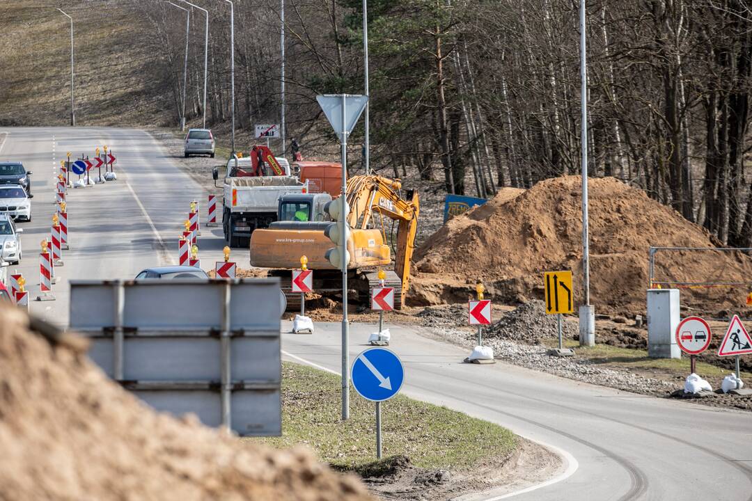 Atnaujinamos tilto per Nerį statybos