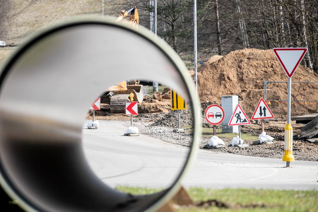Atnaujinamos tilto per Nerį statybos