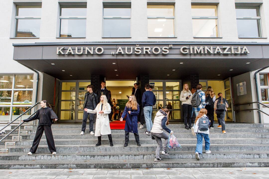 Mokytojų dienos sveikinimai „Aušros“ gimnazijoje