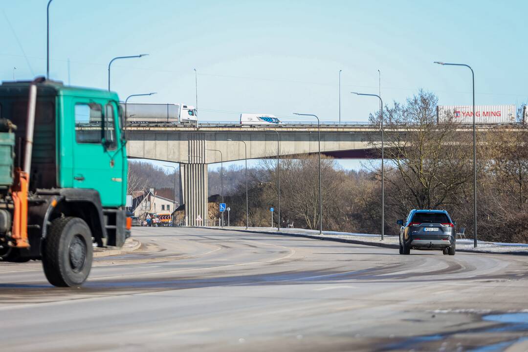 Atnaujintas eismas Panerių gatve