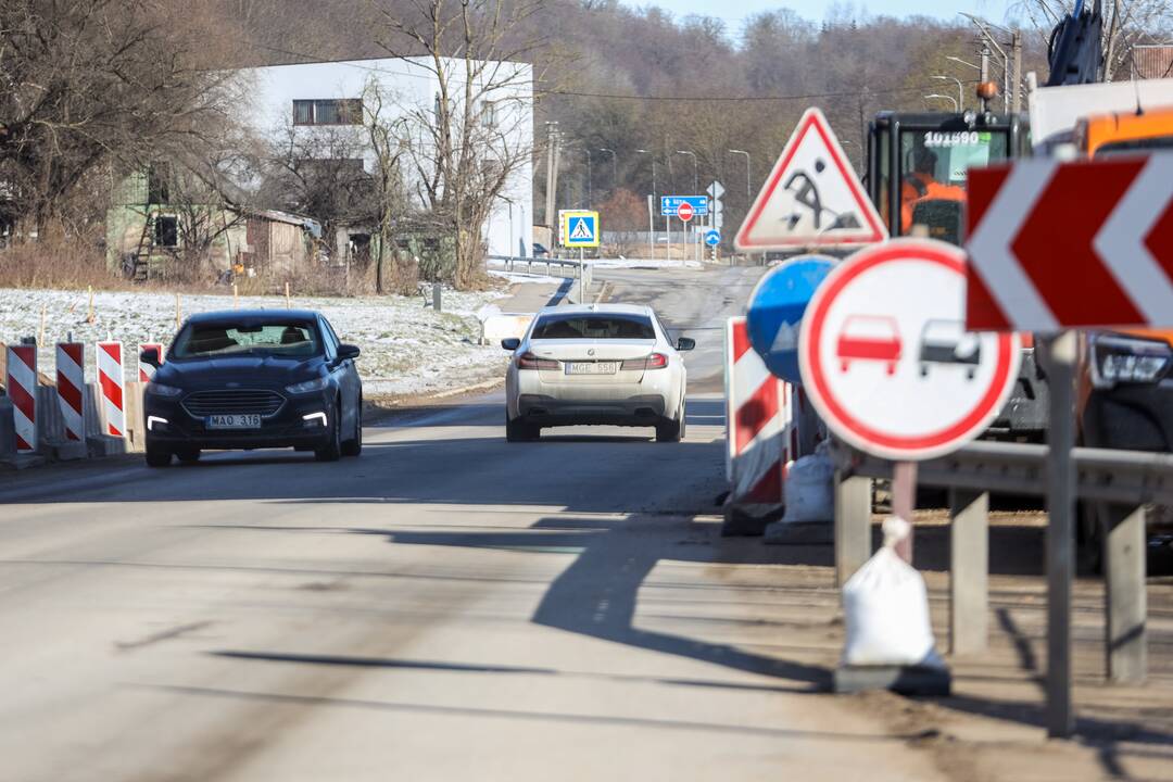 Atnaujintas eismas Panerių gatve