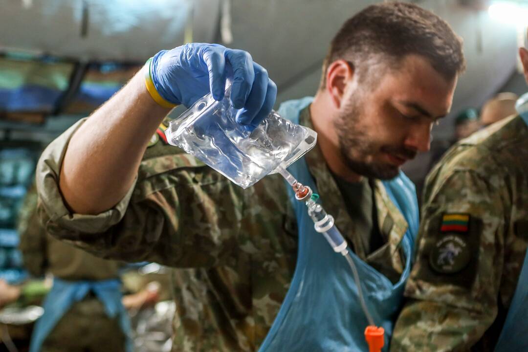 Karių pratybos Pravieniškėse ir Kauno klinikose