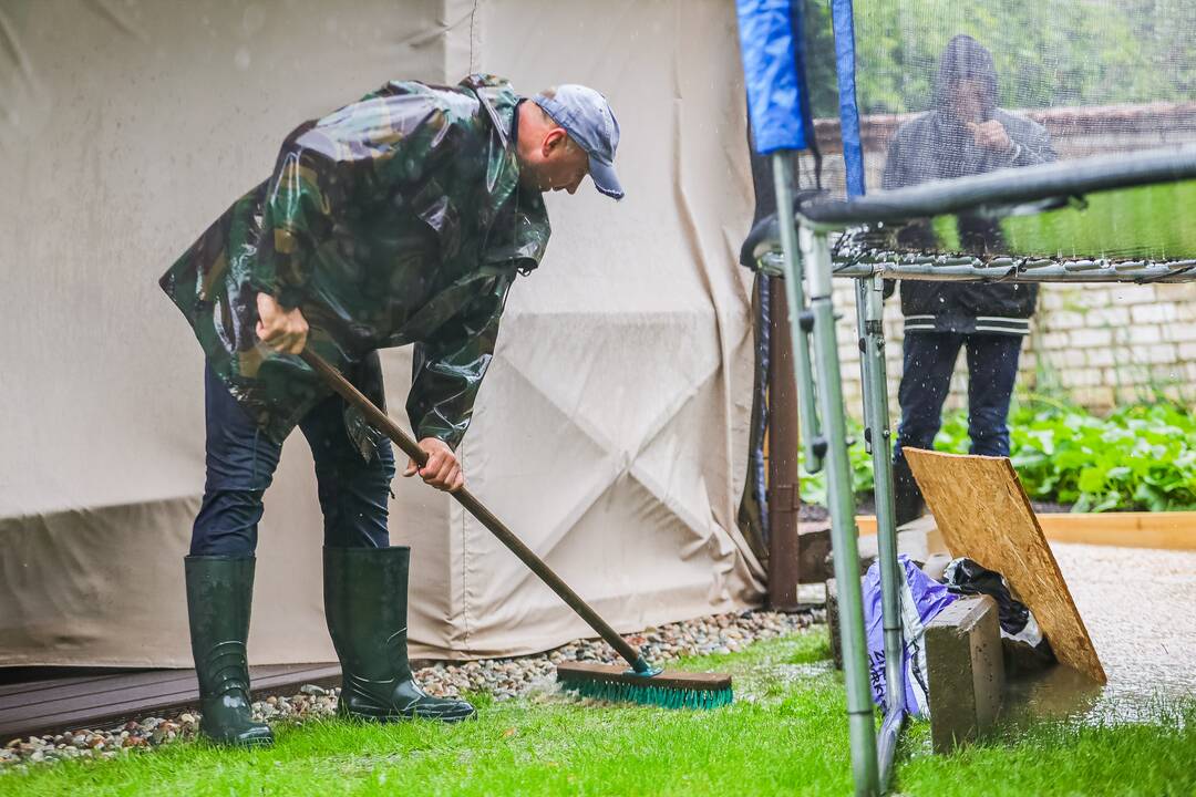 Skęstantis sklypas Jonavos g.