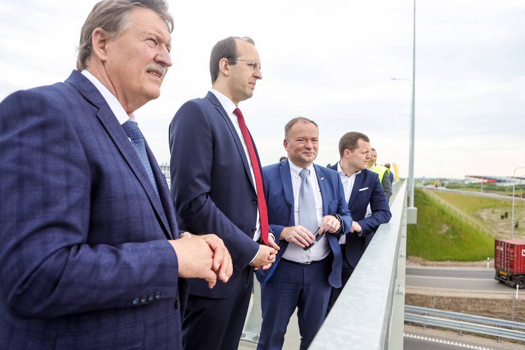 Magistralėje ties Giraite atidarytas viadukas