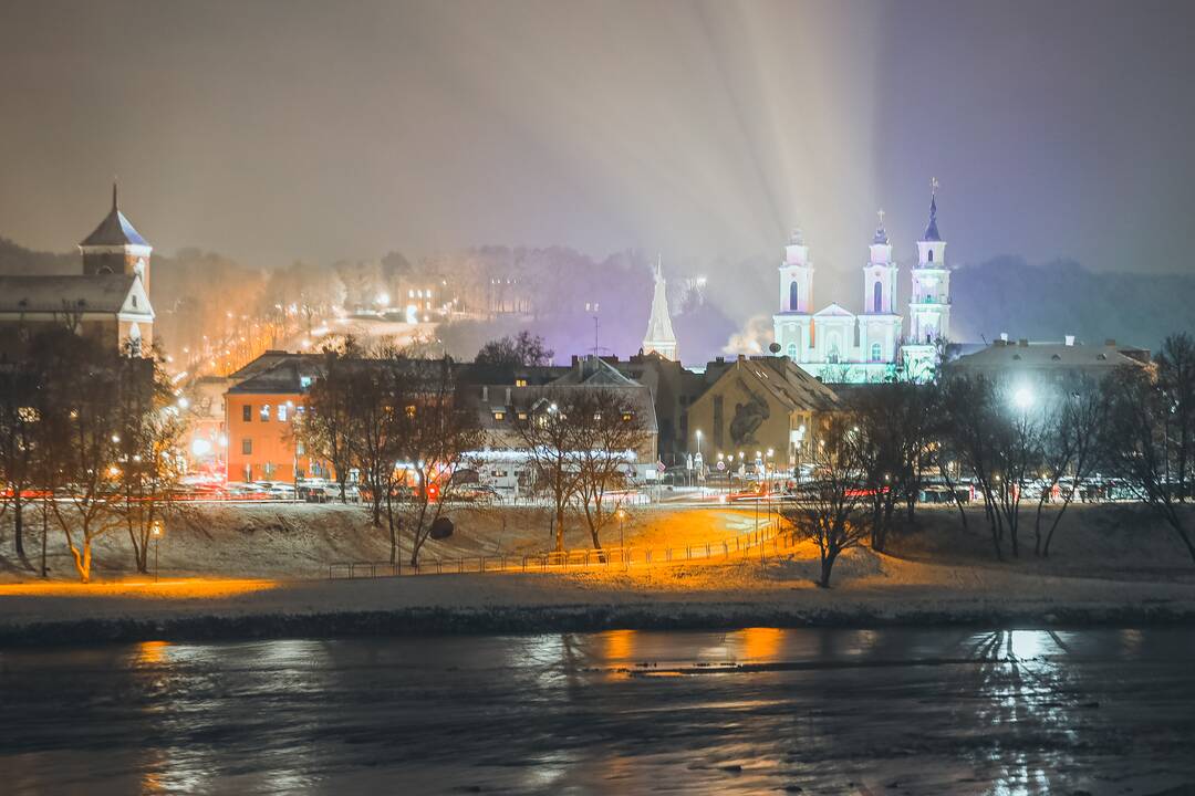 Kalėdinės dekoracijos papuošė Kauną