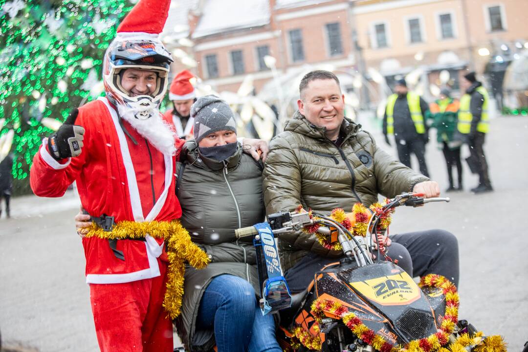 Ratuoti Kalėdų Seneliai aplankė Kauną