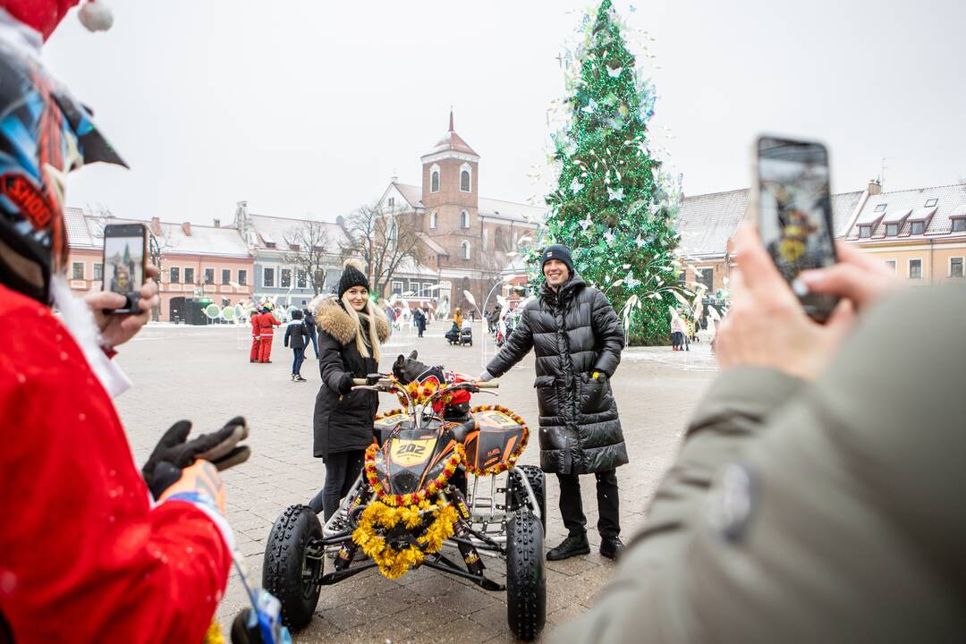 Ratuoti Kalėdų Seneliai aplankė Kauną