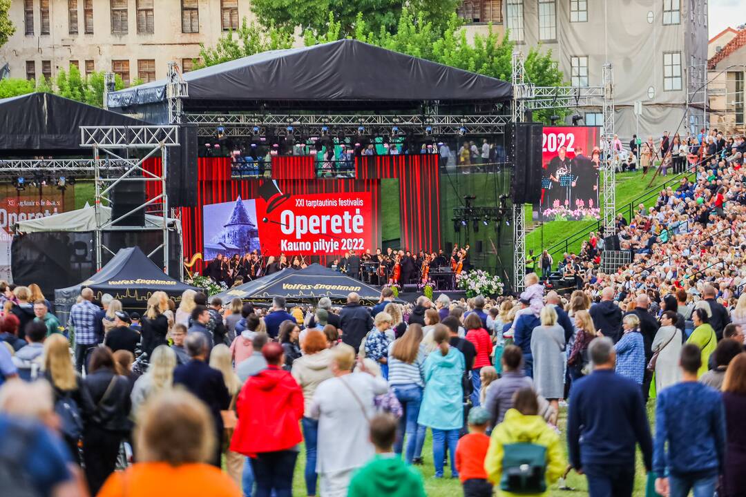 Kauno pilies papėdėje kauniečius subūrė operetė ir „Tautiška giesmė“