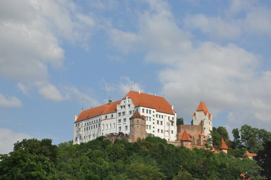 Bavarijos princas Luitpoldas 2023 m. balandį Valdovų rūmų muziejuje.