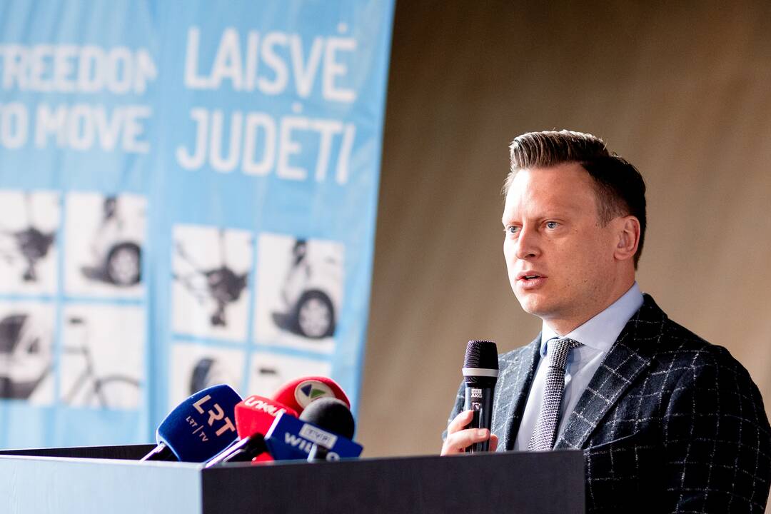 Iš kairės: Marius Skuodis, Aušrinė Armonaitė, Valdas Benkunskas.
