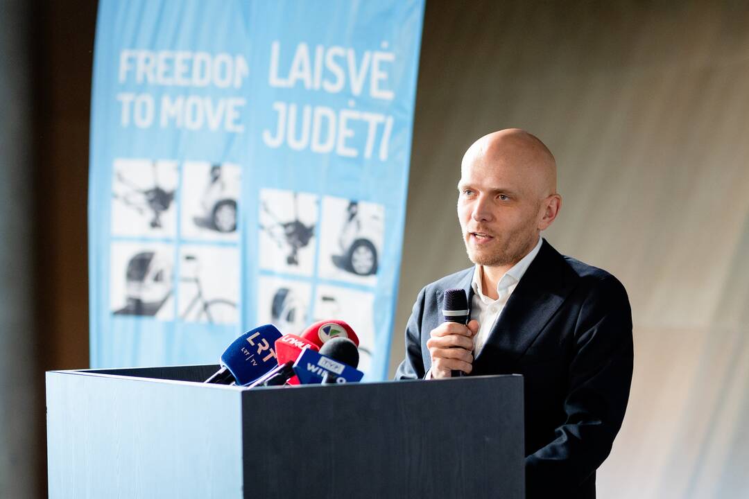 Iš kairės: Marius Skuodis, Aušrinė Armonaitė, Valdas Benkunskas.