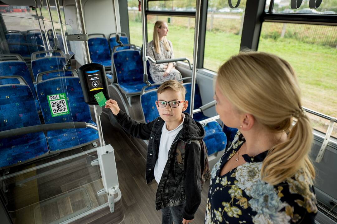 Prasidėjus mokslo metams moksleiviai grįžta į viešąjį transoortą.