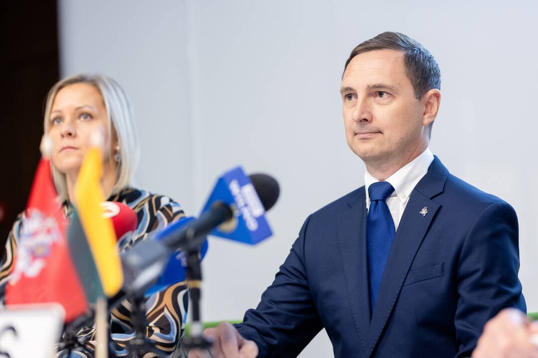 Pristatytas naujojo dizaino numerio ženklas su Lietuvos valstybės herbu – Vyčiu