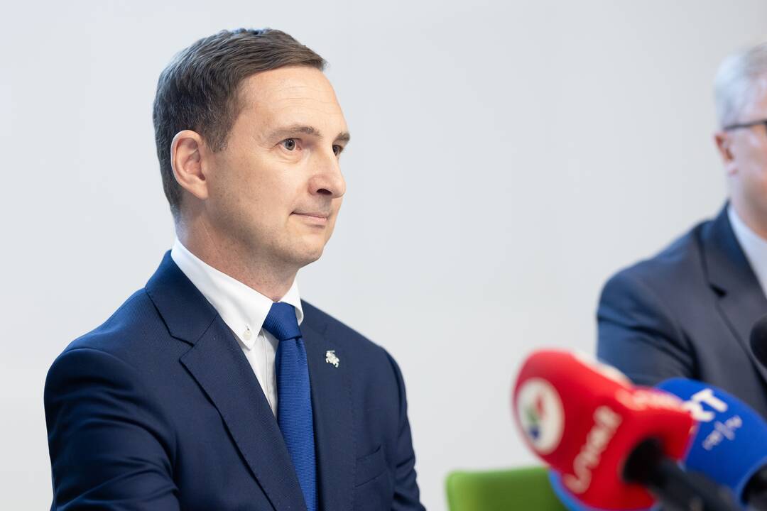 Pristatytas naujojo dizaino numerio ženklas su Lietuvos valstybės herbu – Vyčiu