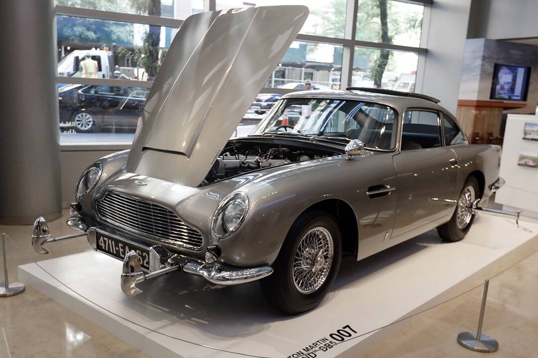 Krovinys: Ponas Bynas įrodė, kad „Mini Cooper“ yra itin talpi mašina.