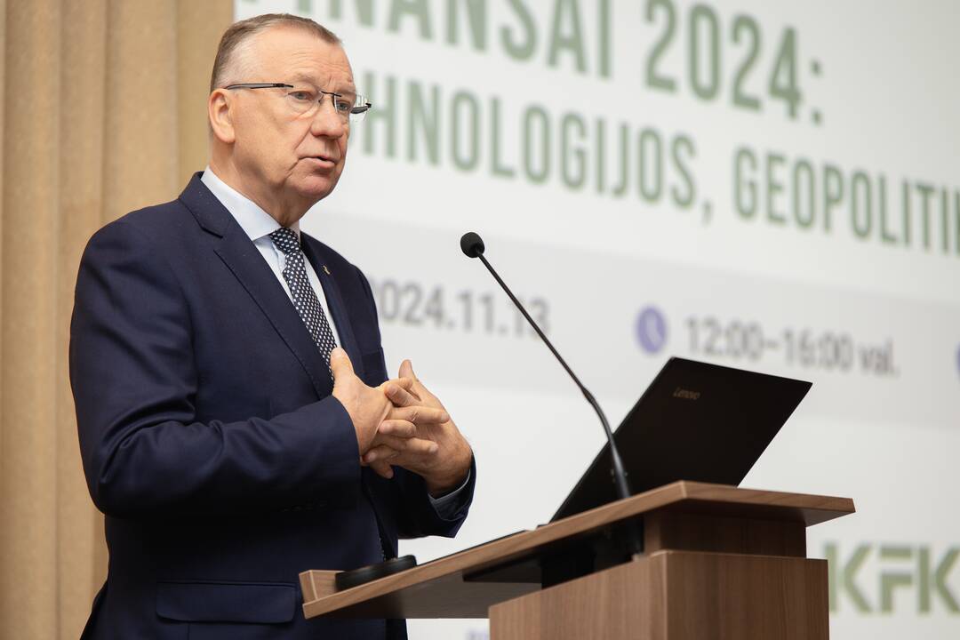 Lyderiai: (iš kairės) R. Krušinskas, T. Povilauskas, Z. Dargevičius ir E. Valatka konferencijoje dalijosi savo įžvalgomis apie verslą, finansus ir ekonomiką.