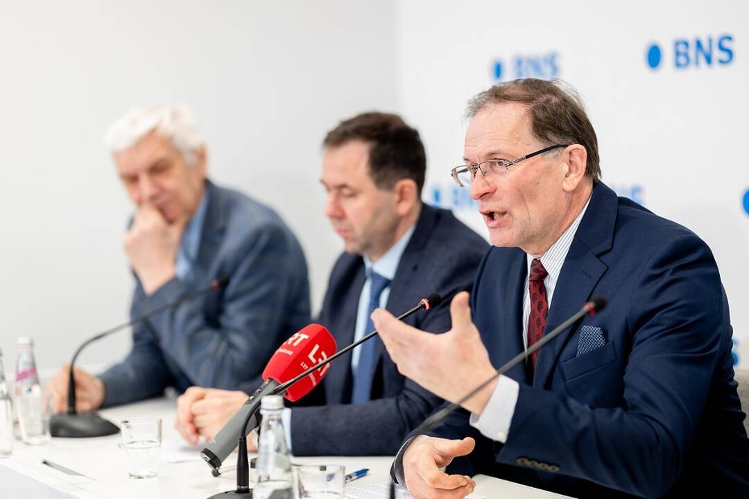 Trečias iš kairės: Arūnas Svitojus. Žemės ūkio rūmų spaudos konferencija.