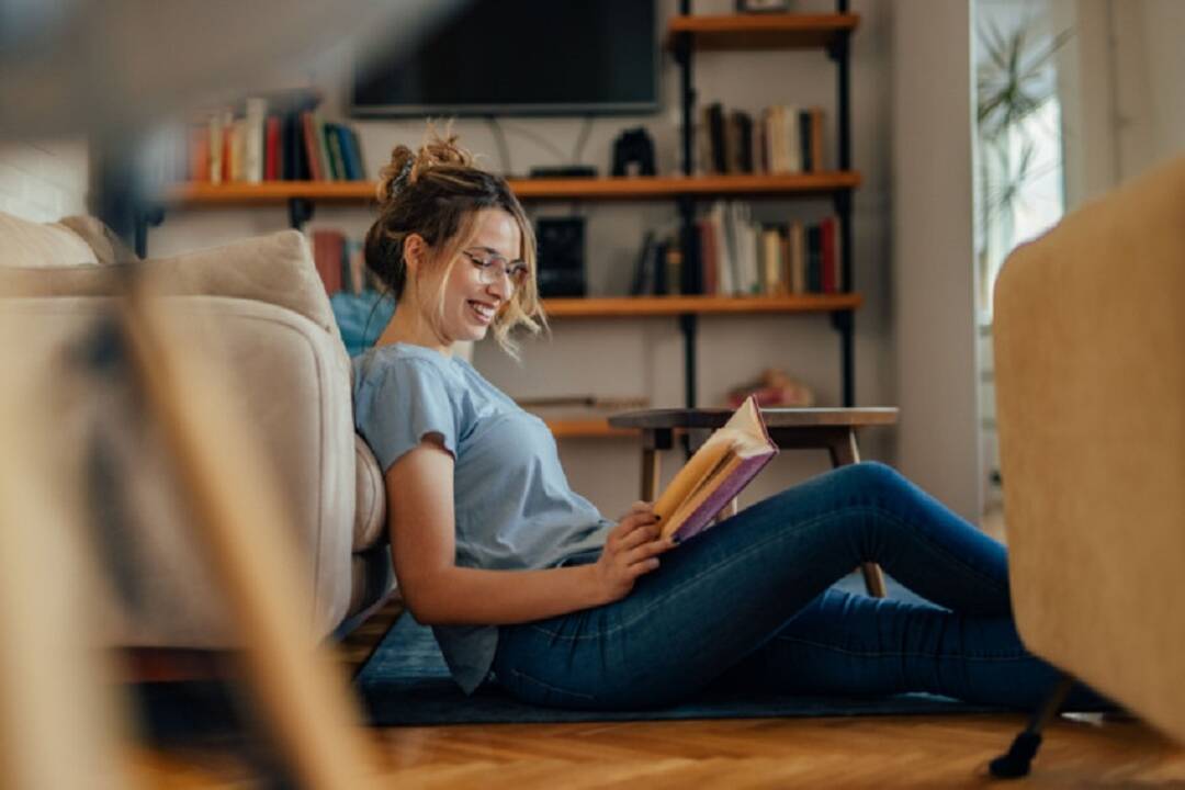 Skaitymo rojus: kaip įsirengti namų biblioteką?