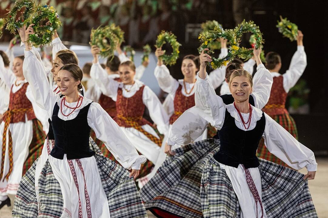 Išskirtinumas: šiemet laukiant Valstybės dienos buvo kaip reta daug ir įvairiose srityse vienybės, stiprybės ir pripažinimo pasaulyje ženklų.