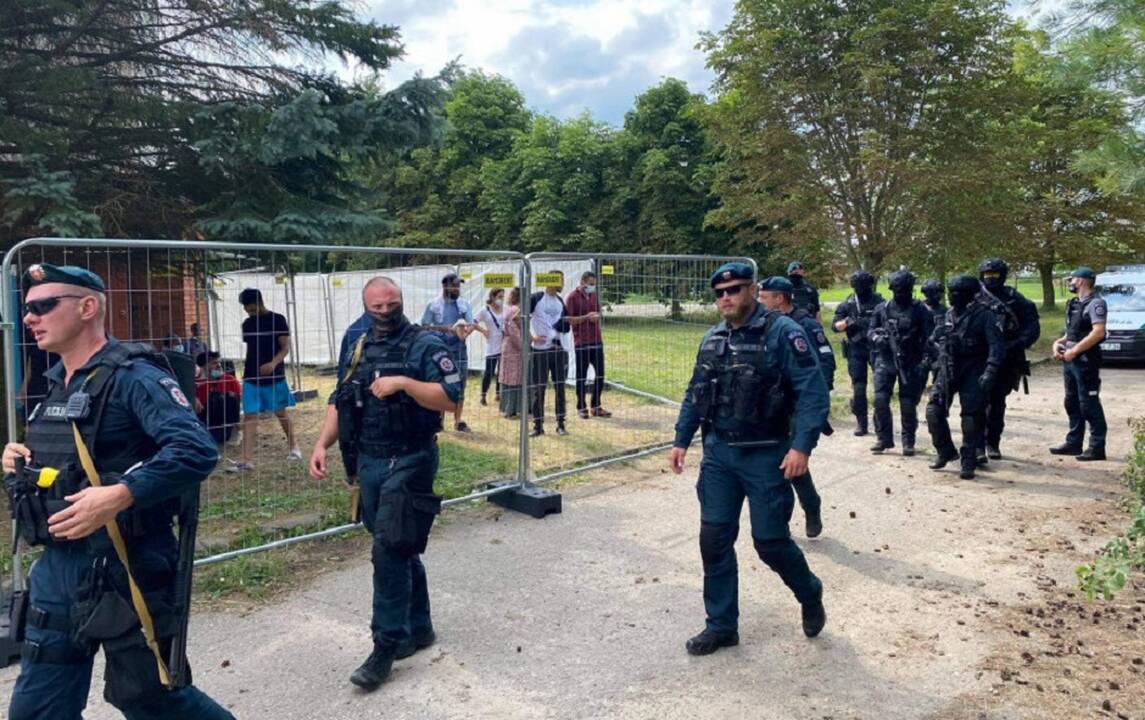 Varėnos rajone iš apgyvendinimo vietos pabėgo keturi migrantai: ieškomi jau antra diena