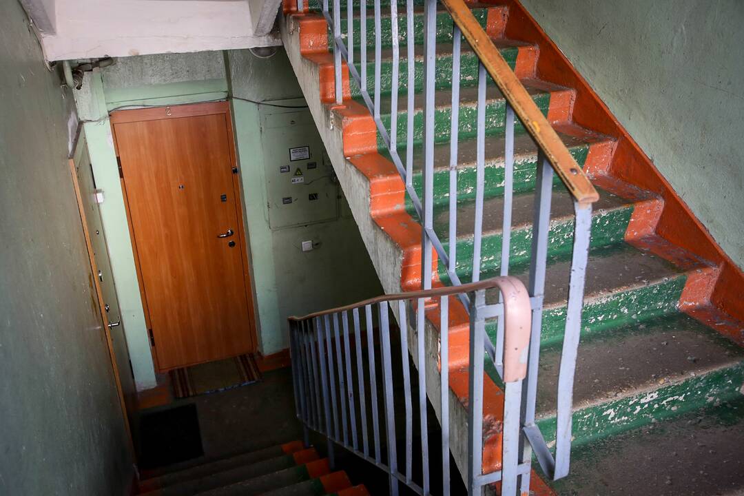 Konfliktas dėl bendrabučio: mokytoja pakilusių mokesčių nemoka, bet išsikraustyti nežada