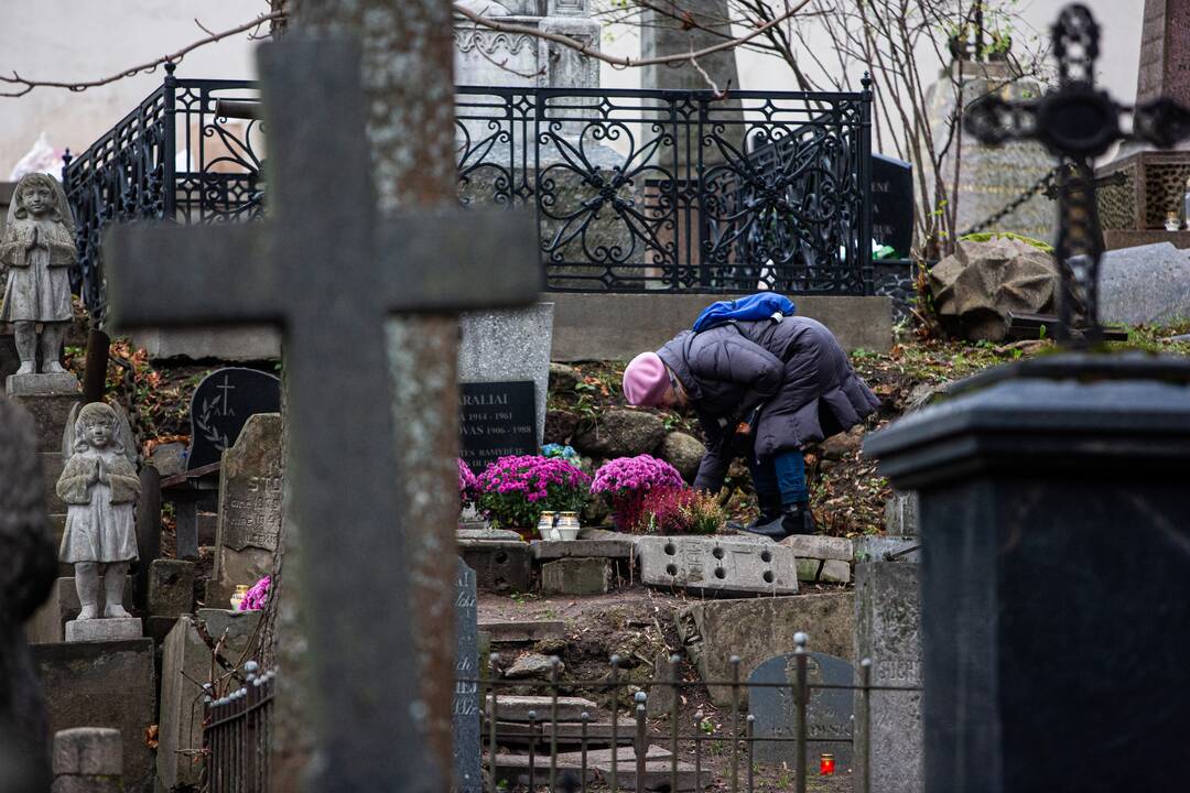 Lietuvoje fiksuotas mirčių perteklius: greitai gali tekti plėsti ir kapines