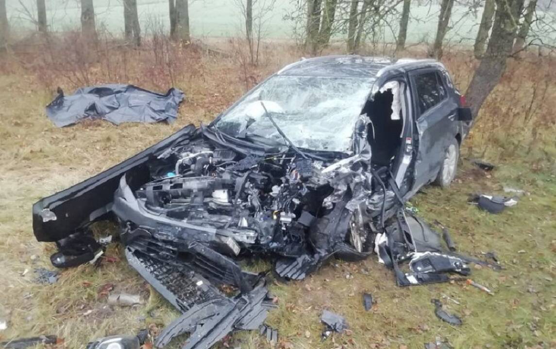 Teismas leido suimti vairuotoją: važiuodamas girtas ir be teisių, pražudė du žmones
