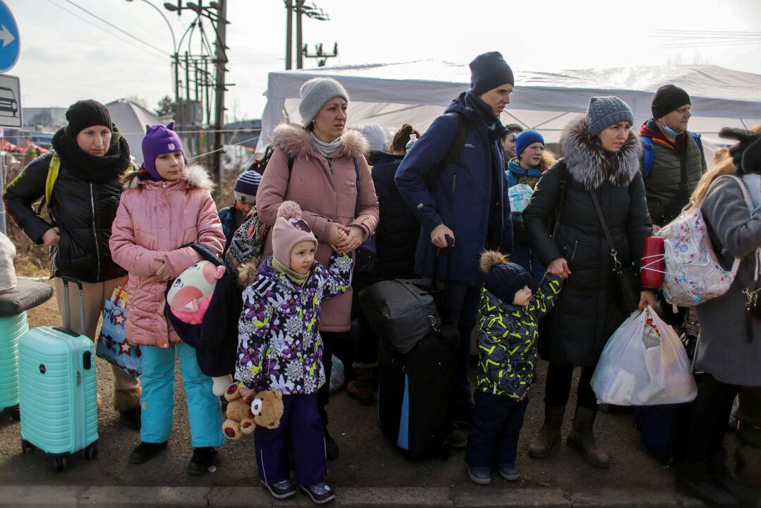 Lietuvoje veikiantys bankai pasirengę padėti atidaryti sąskaitas Ukrainos piliečiams