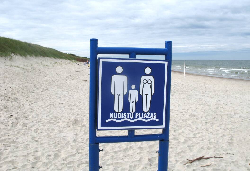 Nudistams Klaipėdoje pliažų negana: prašo sumažinti moterų paplūdimį